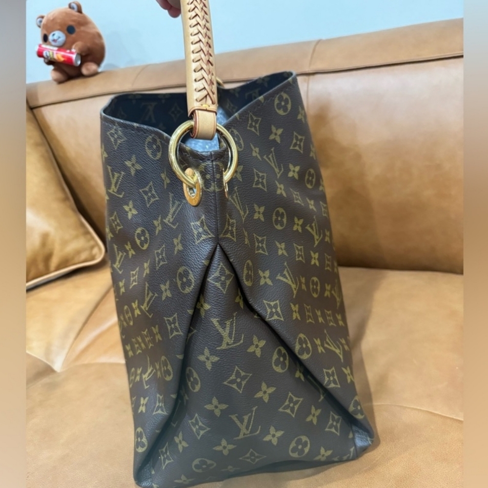 Authentic Louis Vuitton Artsy Monogram Hobo Shoulder Bag - Picture 3 of 12
